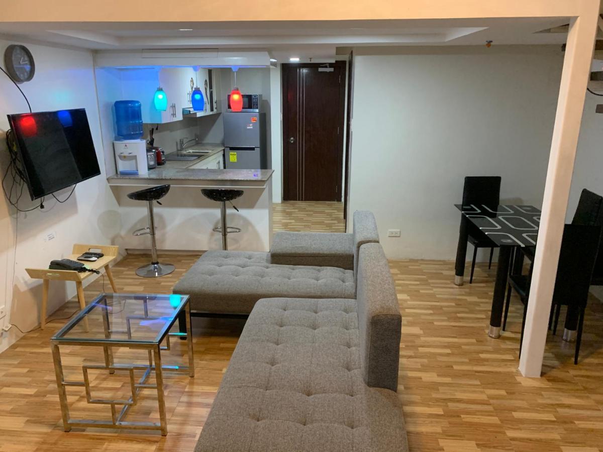Club Ultima Cebu City Exteriör bild